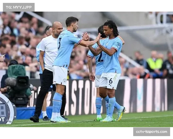 镜头之外:莱比锡替补席球员赛后冰浴恢复已成常态 镜头之外:莱比锡替补席球员赛后冰浴恢复已成常态